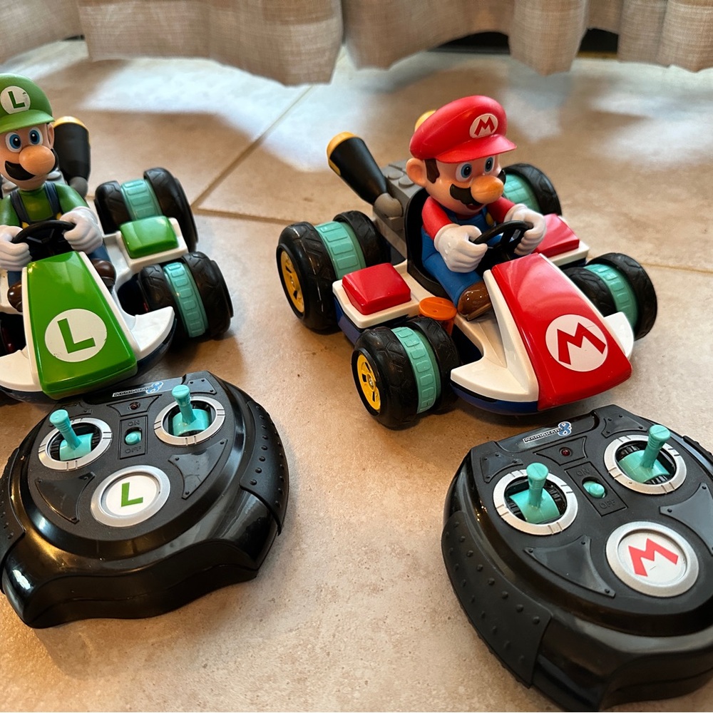 Mario Kart Remote Control Cars - Mario & Luigi